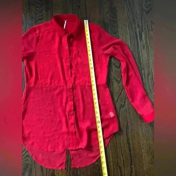 Free People Women’s S Red Button-Down Tulip Back Blouse w/Sheer Sleeves/Bottom - Picture 11 of 13